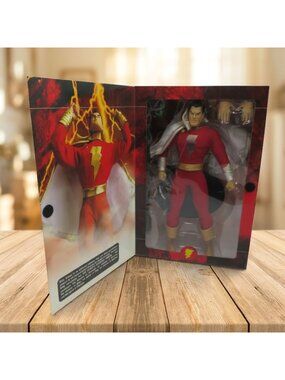 DC Direct Shazam 13" Deluxe Collector Figure 1/6 Scale Comic Action Figure